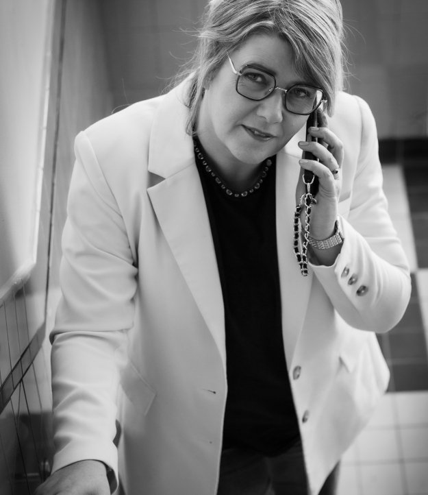 Gerlinde aan de telefoon